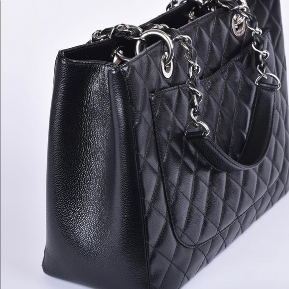 Chanel GST Authentic 9/10 condition - Picture 4 of 8